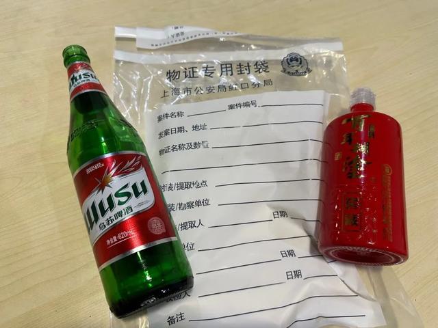 男子两天狂饮三十瓶饮料引发中毒，过度摄入的警示故事