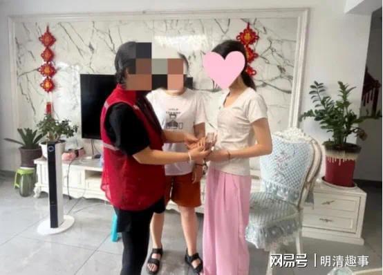 女子赠闺蜜三万金镯作为珍贵嫁妆礼物