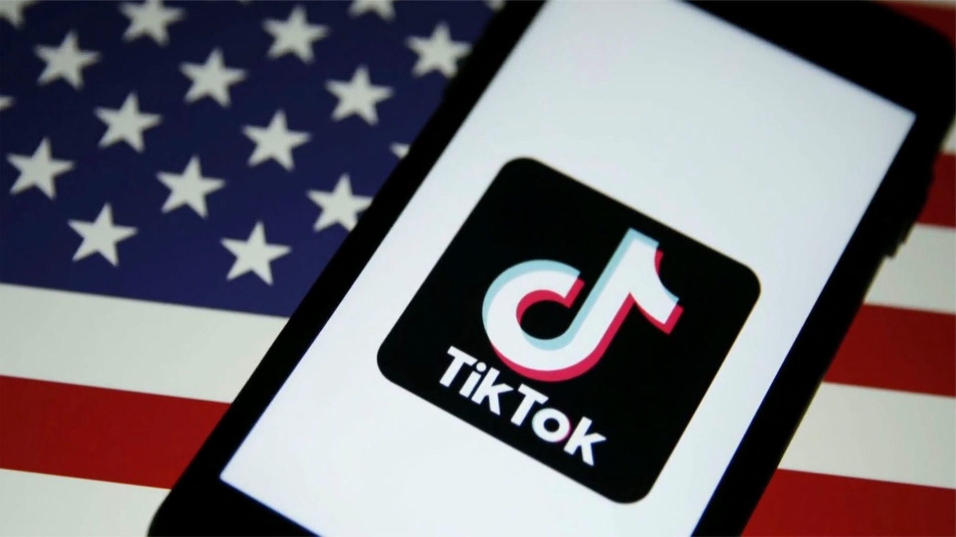 TikTok与小红书，美国网友的战场变迁之路